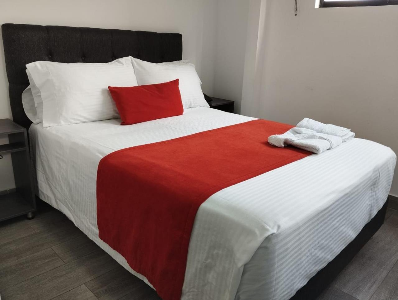 בוגוטה Hotel Portal De Los Andes מראה חיצוני תמונה