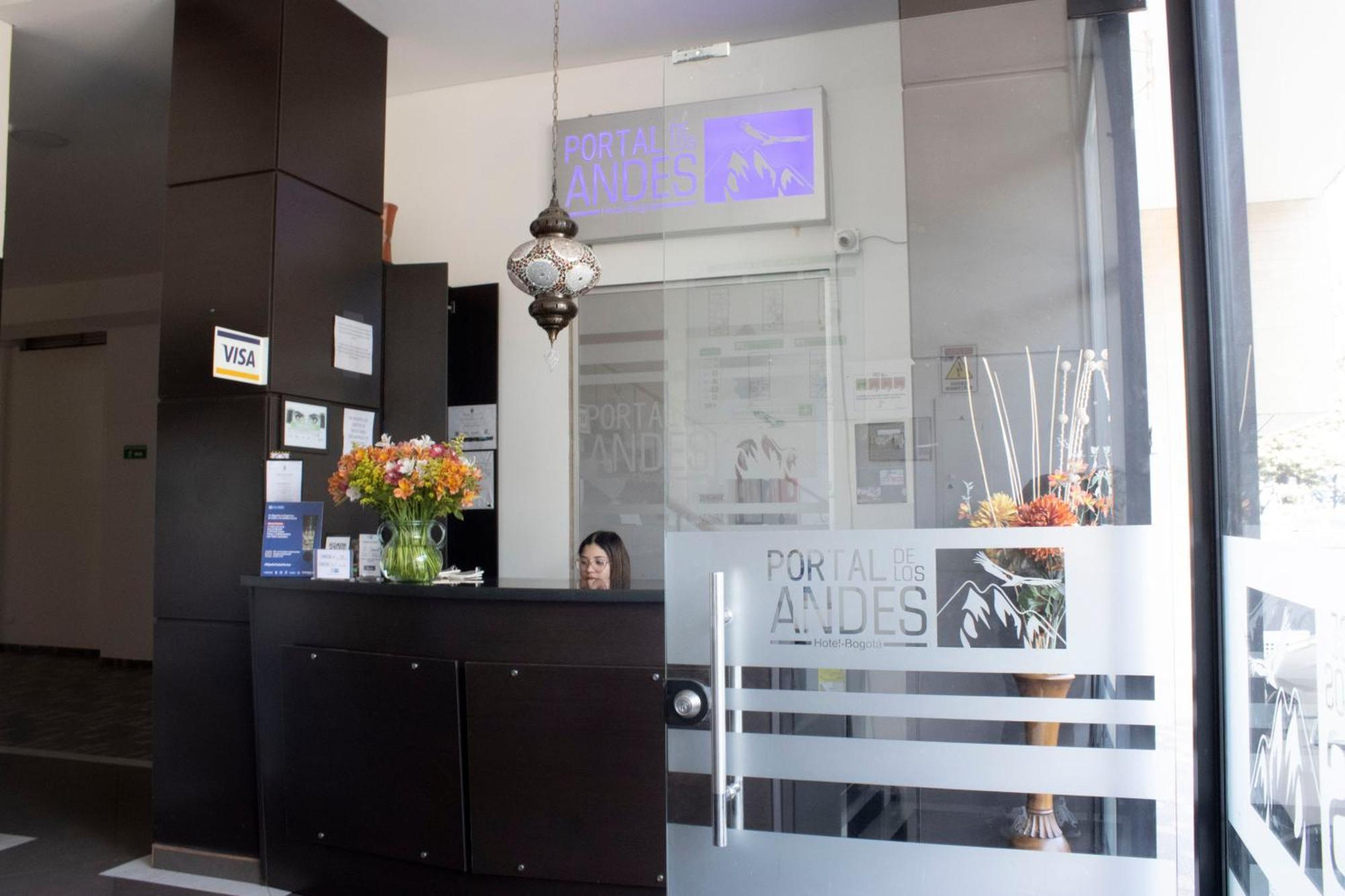 בוגוטה Hotel Portal De Los Andes מראה חיצוני תמונה