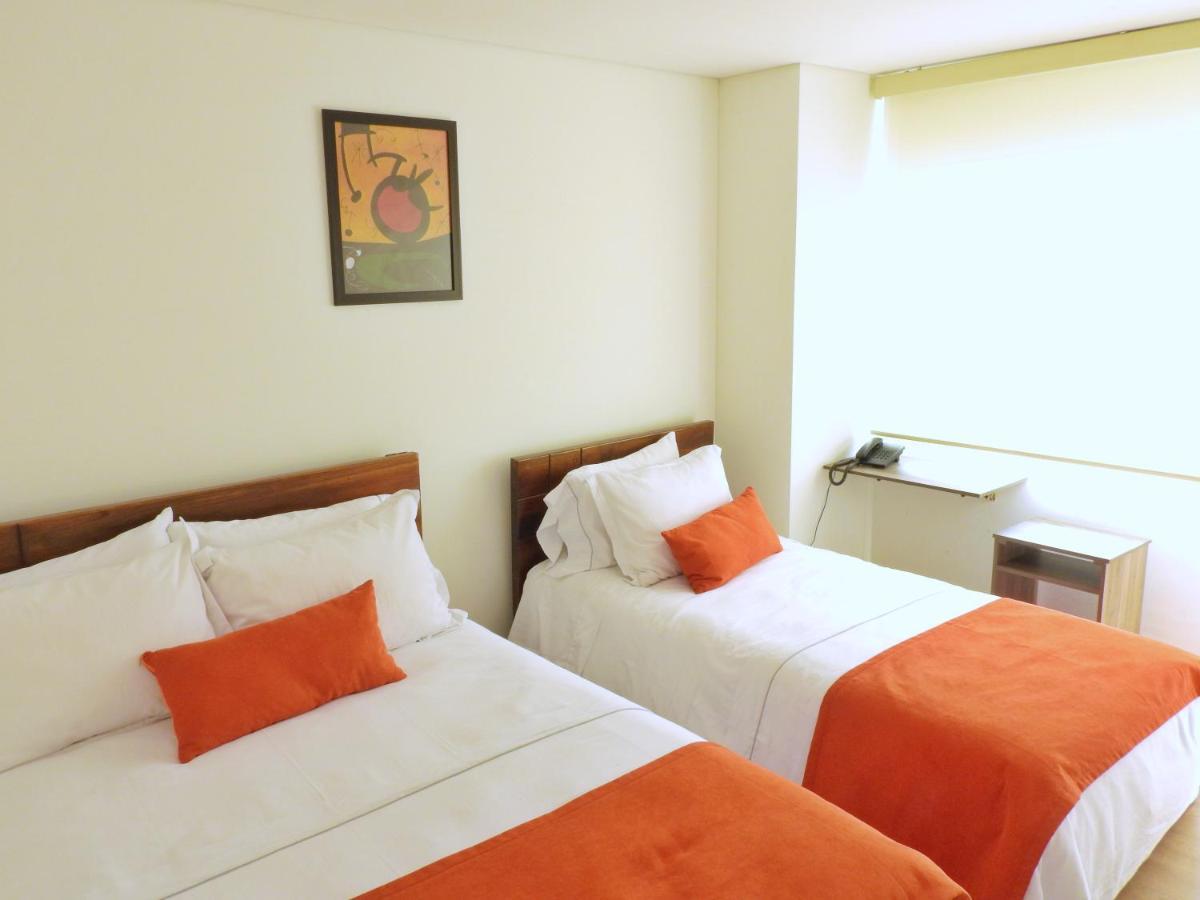 בוגוטה Hotel Portal De Los Andes מראה חיצוני תמונה
