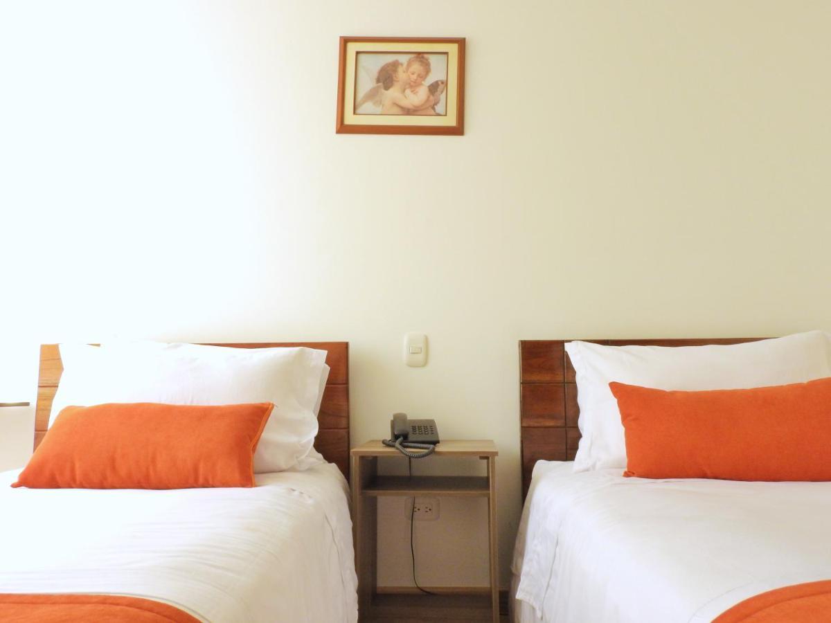 בוגוטה Hotel Portal De Los Andes מראה חיצוני תמונה
